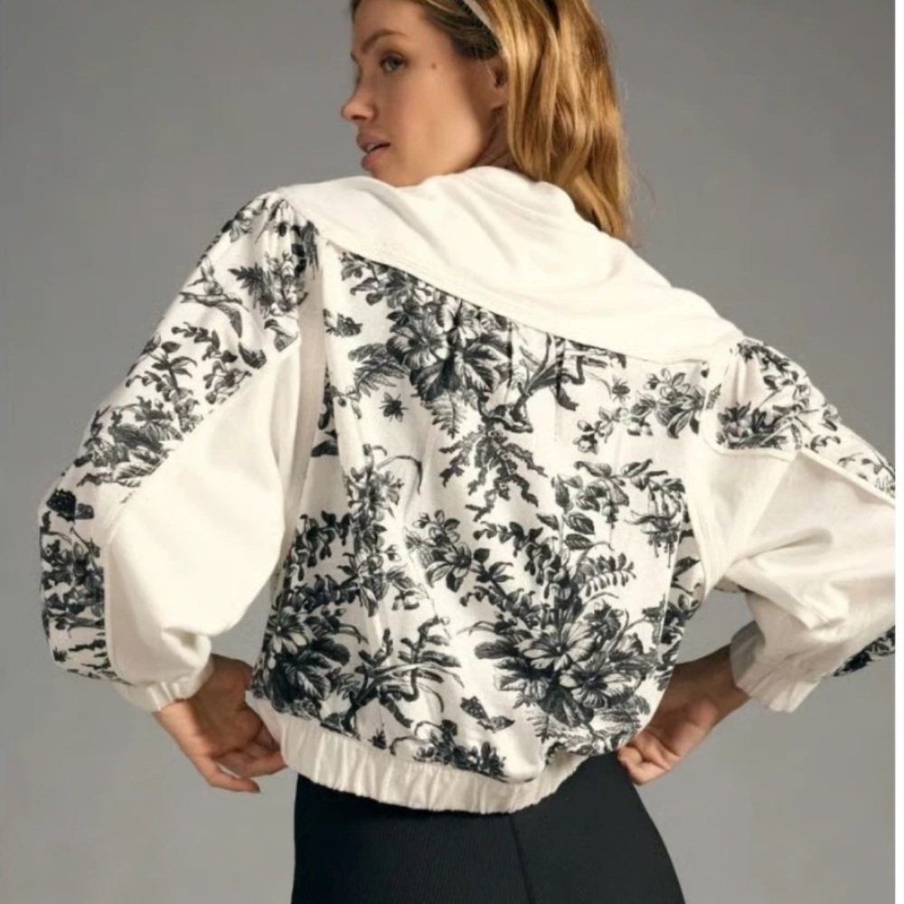 Daily Practice by Anthropologie Black & White Floral Zip-up Sweatshirt - Picture 2 of 11
